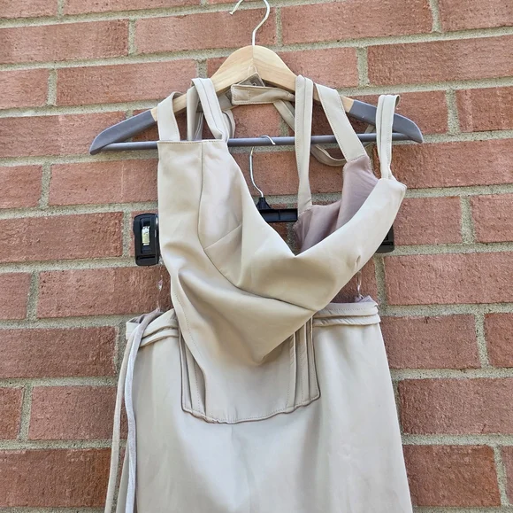 Elegant Cream Midi Dress - Picture 5 of 7